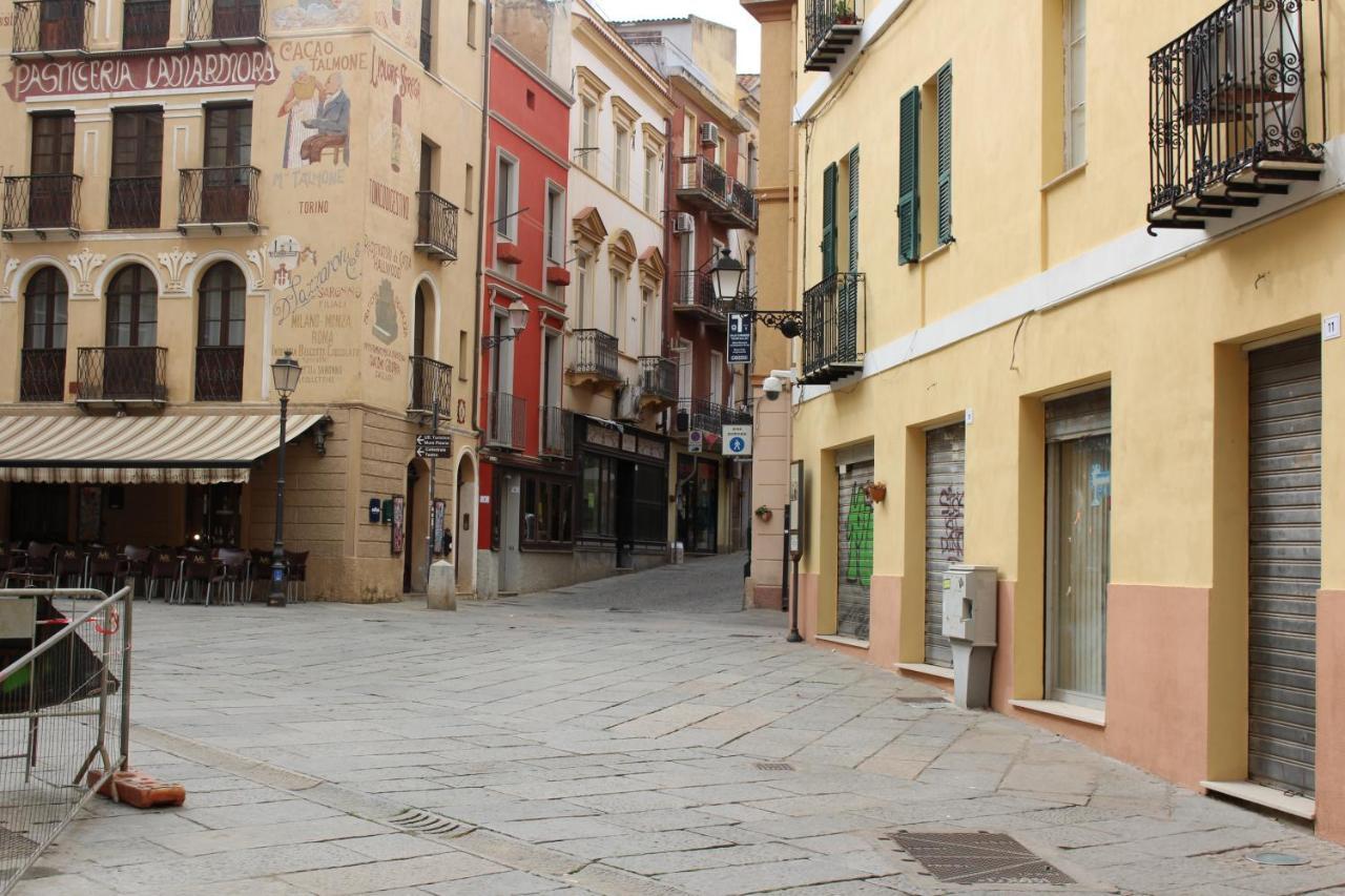 Via Cavour 19, Appartamento Del Conte Iglesias Dış mekan fotoğraf