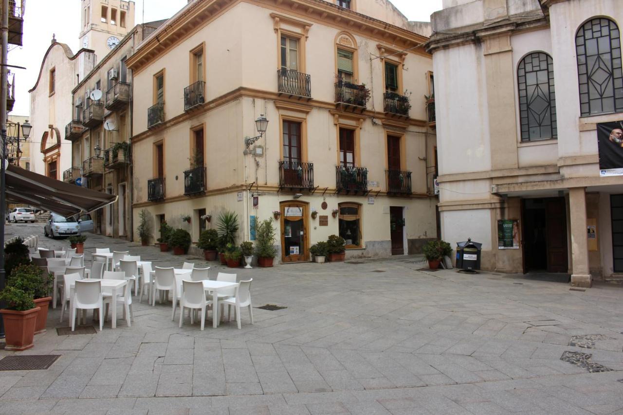 Via Cavour 19, Appartamento Del Conte Iglesias Dış mekan fotoğraf